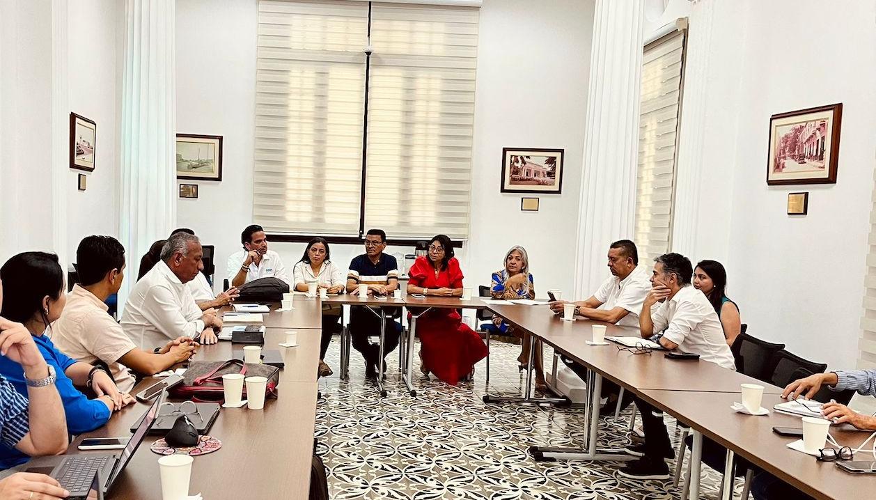 Reunión realizada en Triple A para coordinar las acciones.