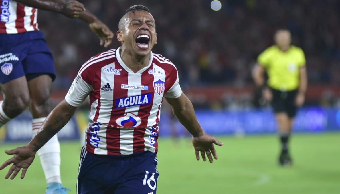 Vladimir Hernández festejando su gol.