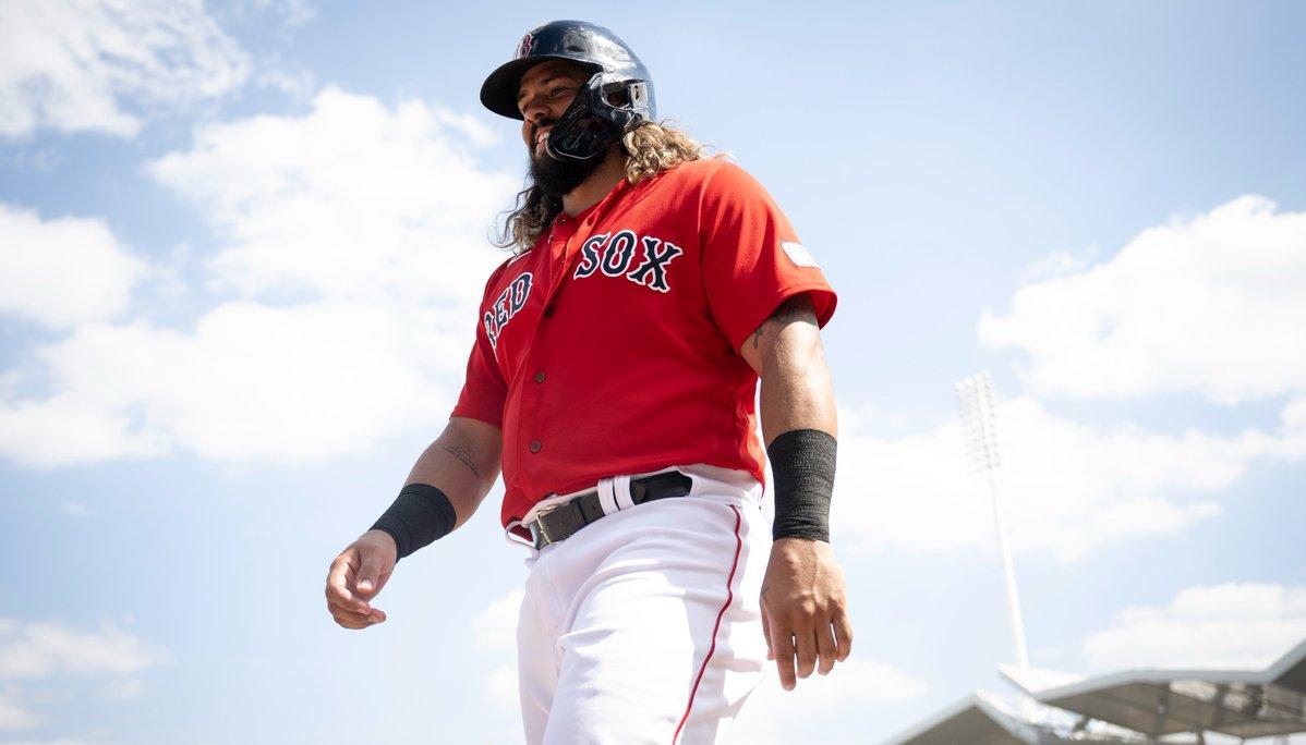 Jorge Alfaro, receptor colombiano de los Medias Rojas de Boston. 