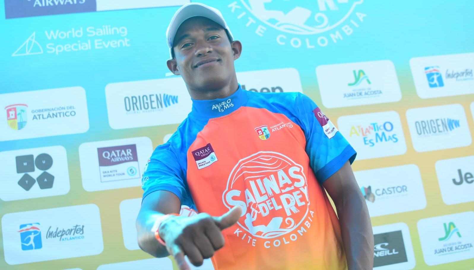 Duván Macías, kitesurfista atlanticense. 