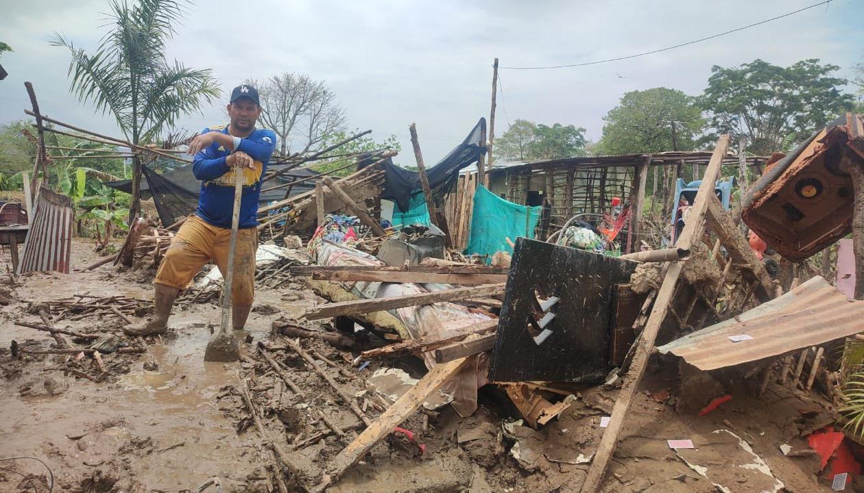Muchas viviendas quedaron en el suelo en Curumaní y otras están a punto de colapsar.