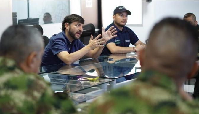 El alcalde Jaime Pumarejo en uno de los recientes consejos de seguridad.