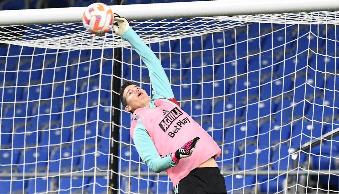 James Rodríguez actuó como portero en la última práctica de Colombia. 