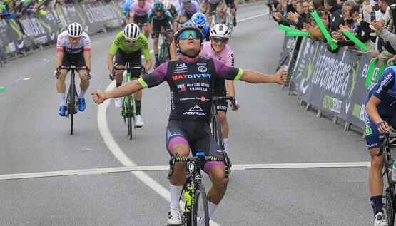 Ciclista colombiano Luis Carlos Chia, ganó tercera etapa de la vuelta Extremadura 2023