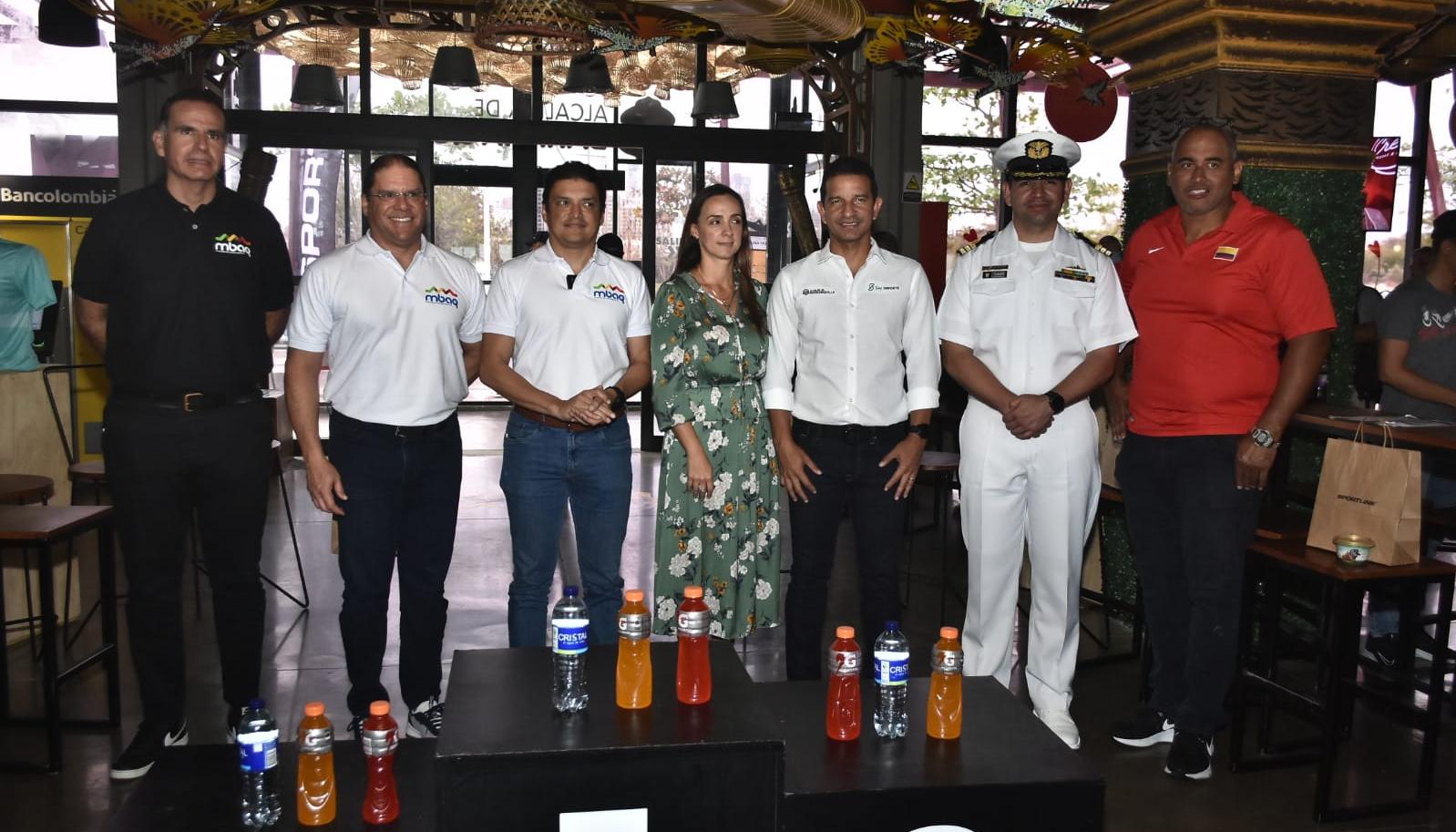 Edgardo Pantoja, Eduardo Crissien, Tito Crissien, Kathy López, Gabriel Berdugo, Juan Guerrero y Orlando Ibarra, durante el lanzamiento de la carrera.