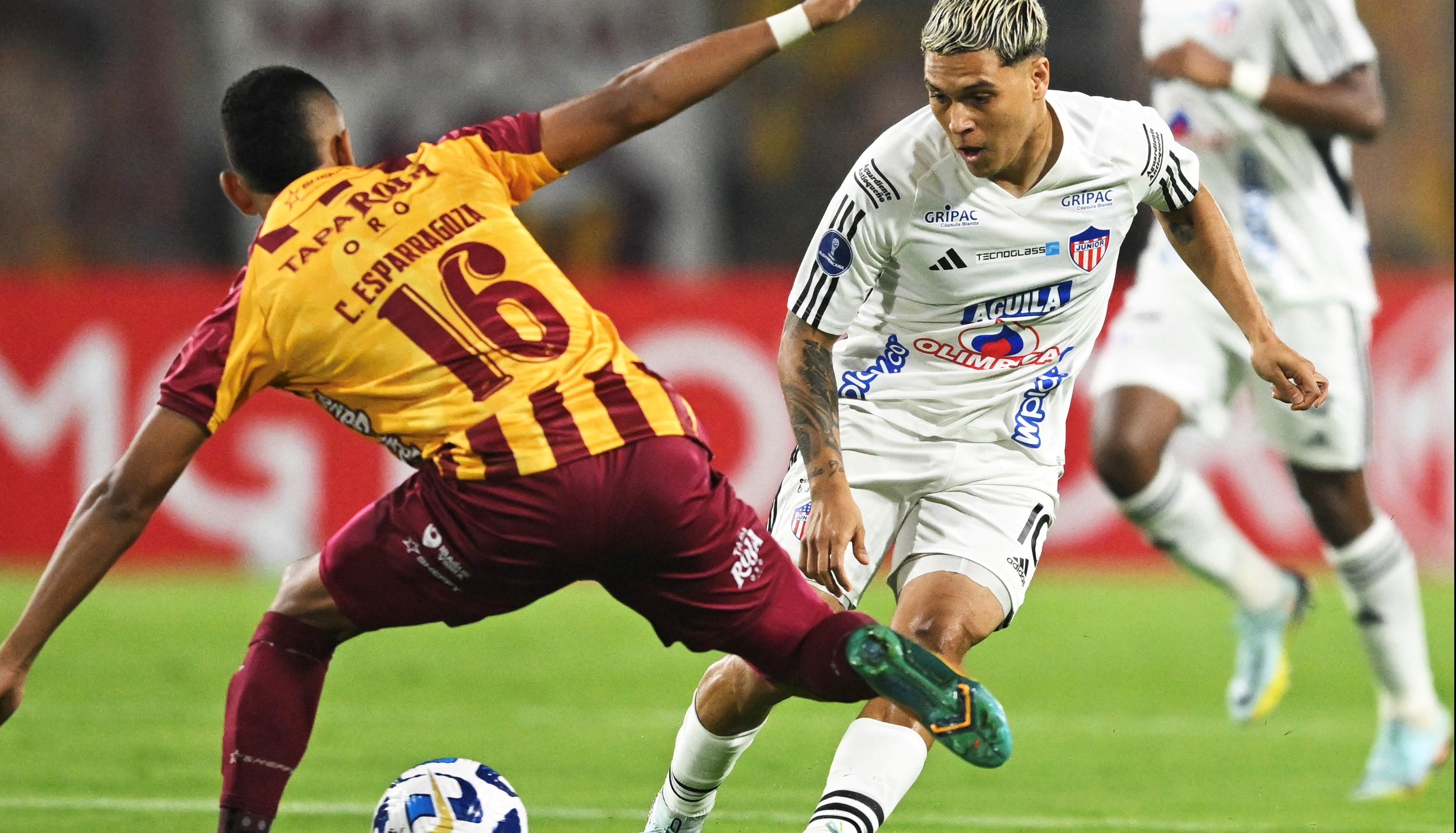 Juan Fernando Quintero intenta superar la marca de Carlos Esparragoza.