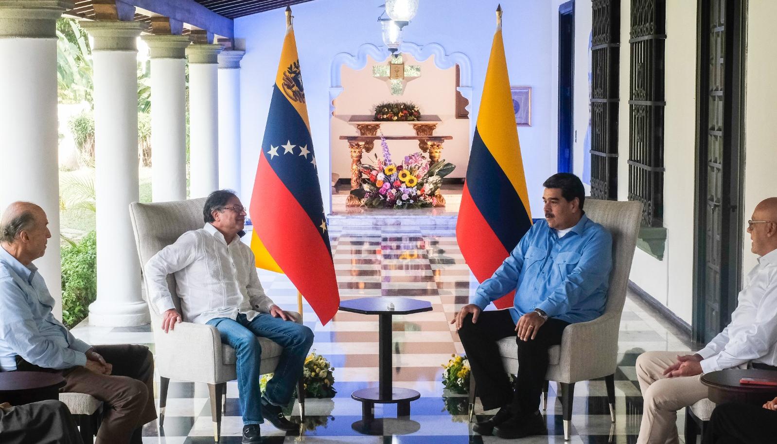 Encuentro entre Petro y Maduro en Caracas Venezuela.