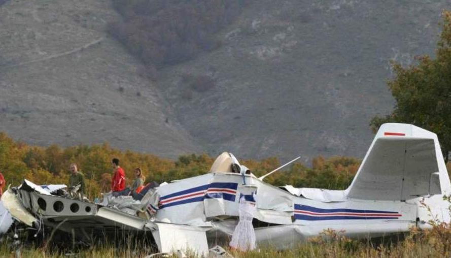 Estado en que quedó el avión de un motor, modelo Piper PA 28 que cayó en Nueva York