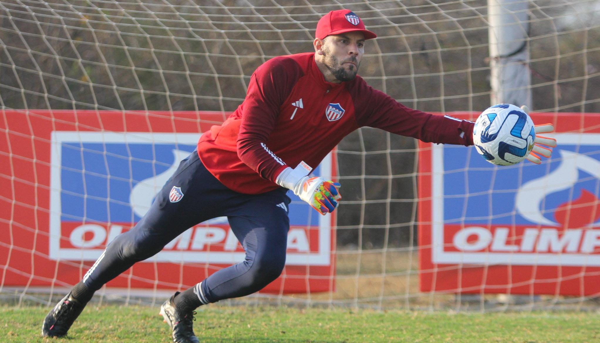 Sebastián Viera, portero y capitán de campo del Junior. 