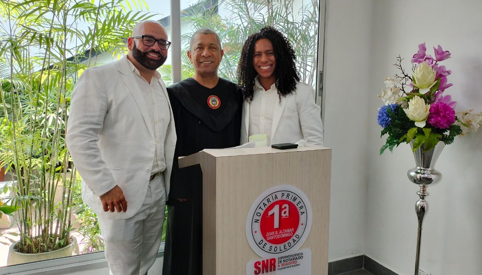 Héctor Abel Celín, el Notario Primero Juan Altamar y Alexander Gutiérrez.