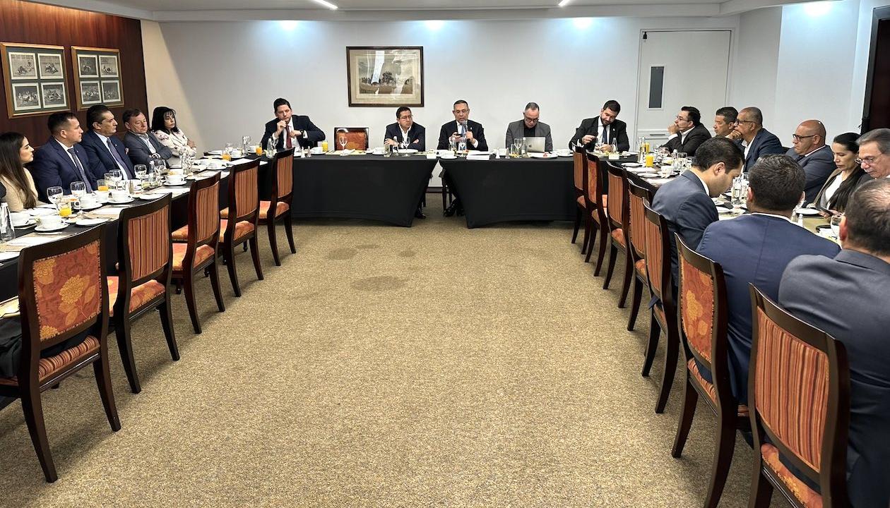 Reunión de la bancada conservadora.