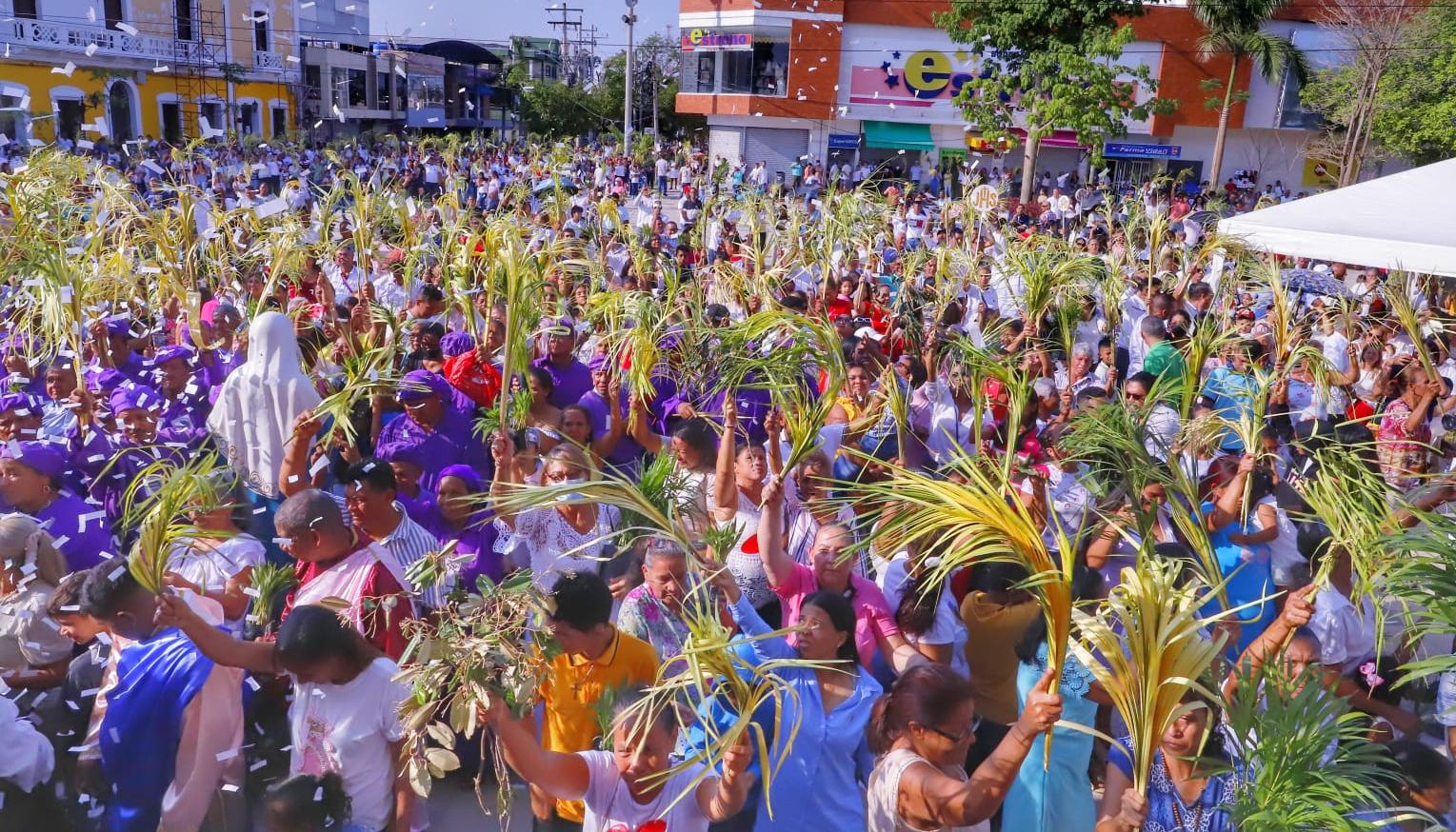 Más de 3 mil católicos asistieron la eucaristía del Domingo de Ramos en Sabanalarga
