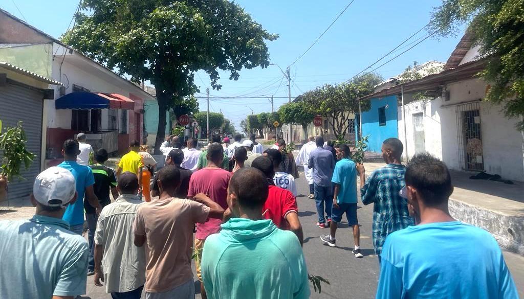 Procesión por las calles de San Roque.