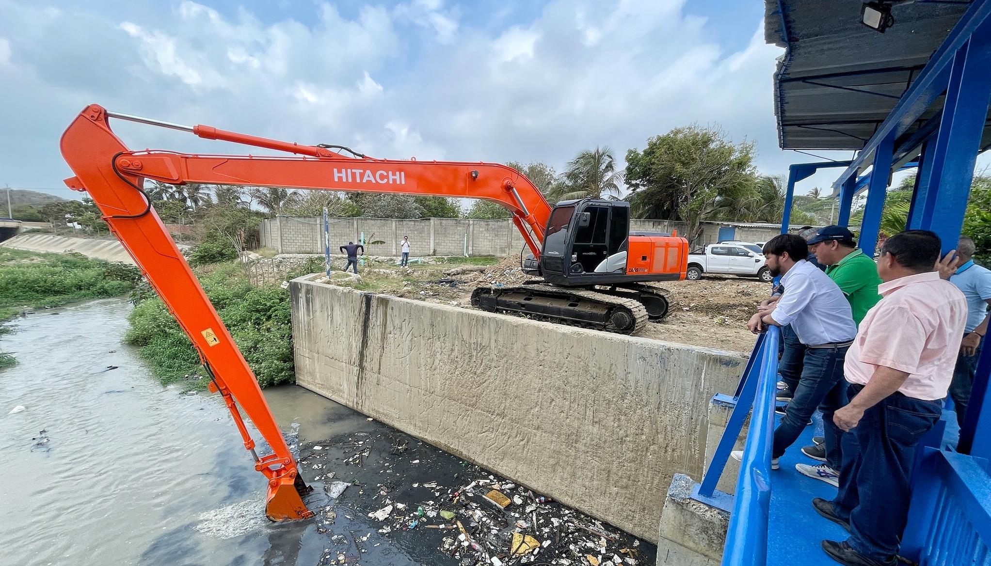 En un 73% de avance se encuentran el plan de limpieza en otros sistemas de alcantarillado pluvial de la ciudad.