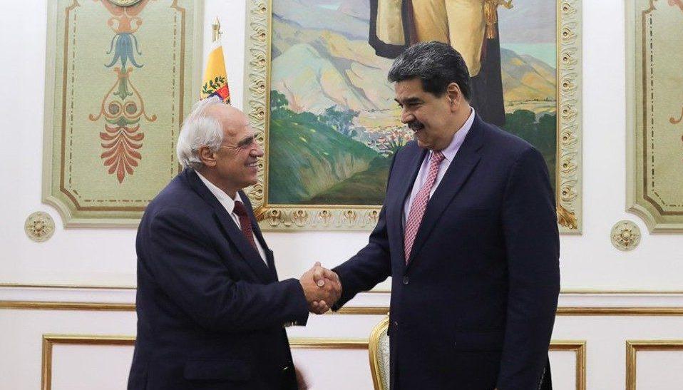 Ernesto Samper y Nicolás Maduro en Caracas. 