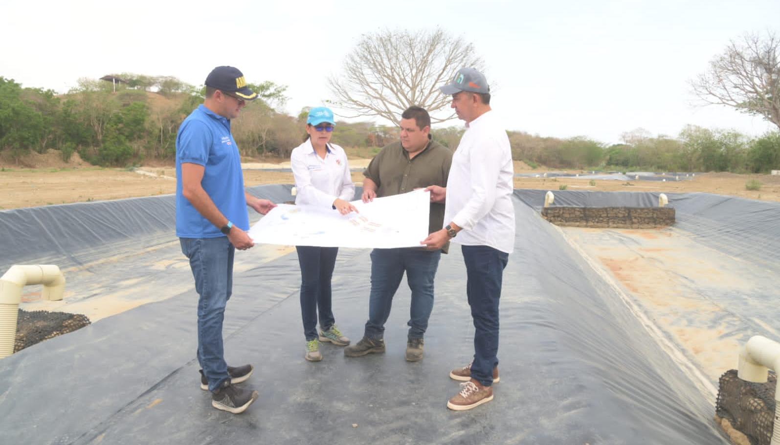  Gobernador (e) del Atlántico, Raúl Lacouture, visitó Juan de Acosta para mirar los avances de las obras de alcantarillado.
