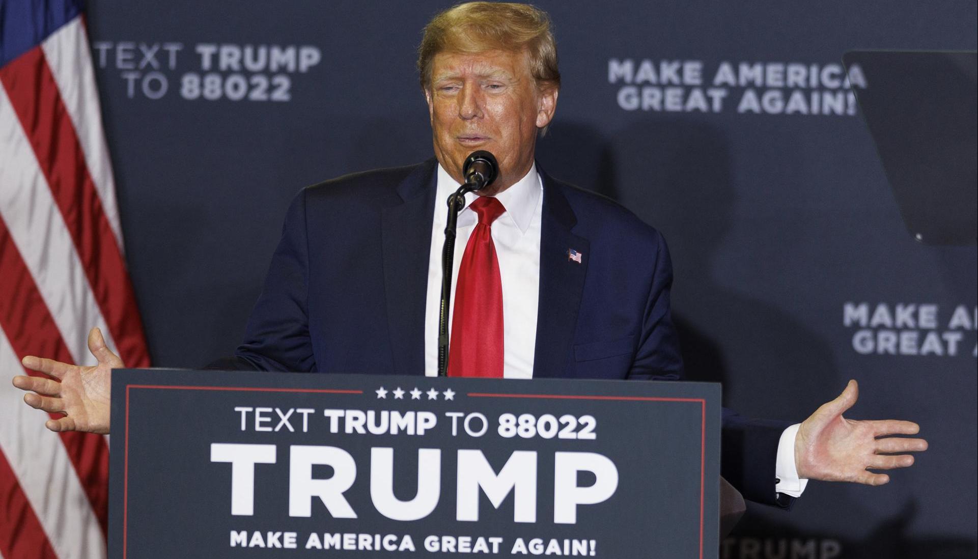 El expresidente Donald Trump en un acto de campaña en Nuevo Hampshire. 