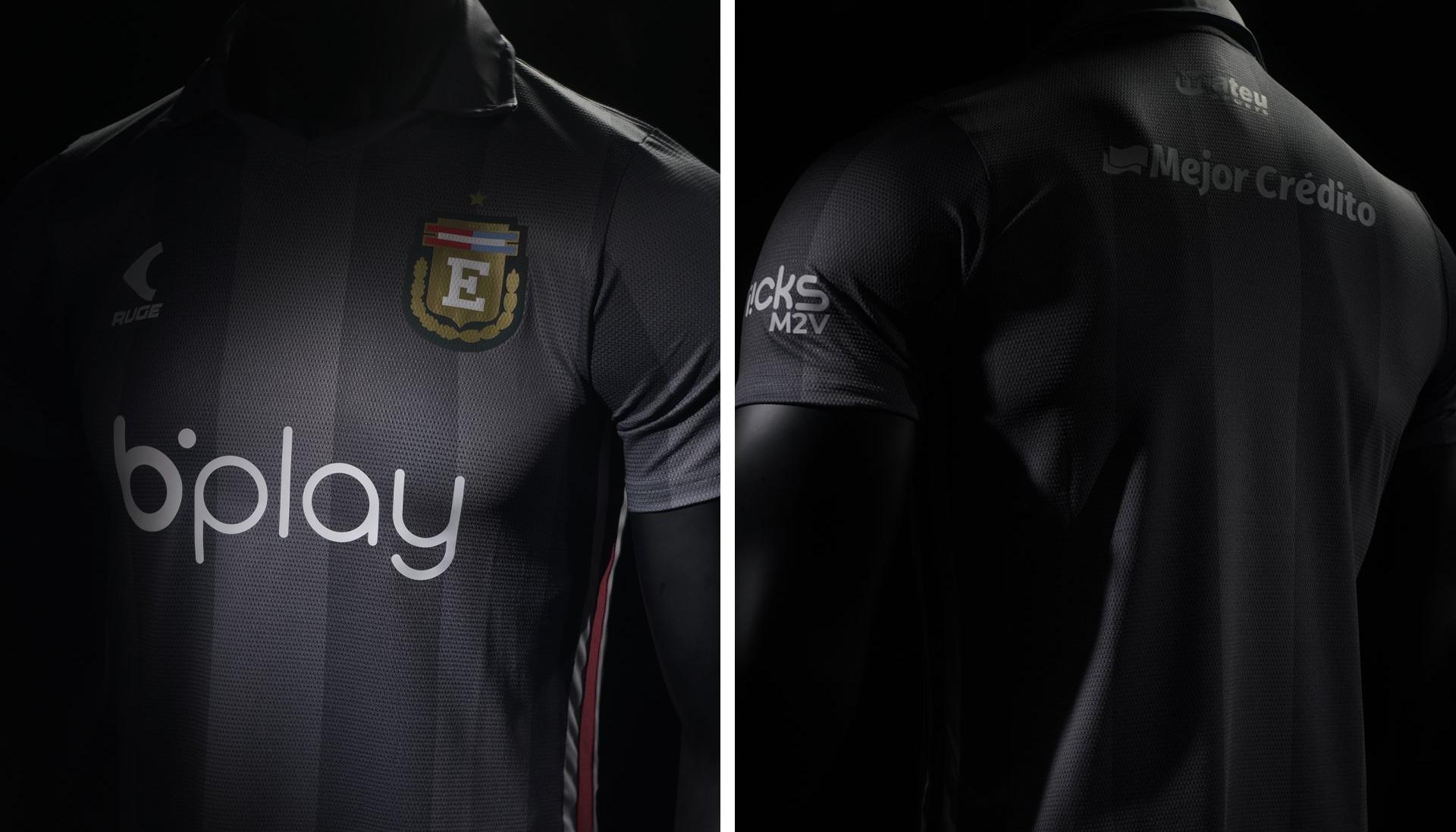 La camiseta de Estudiantes en homenaje a Bilardo.