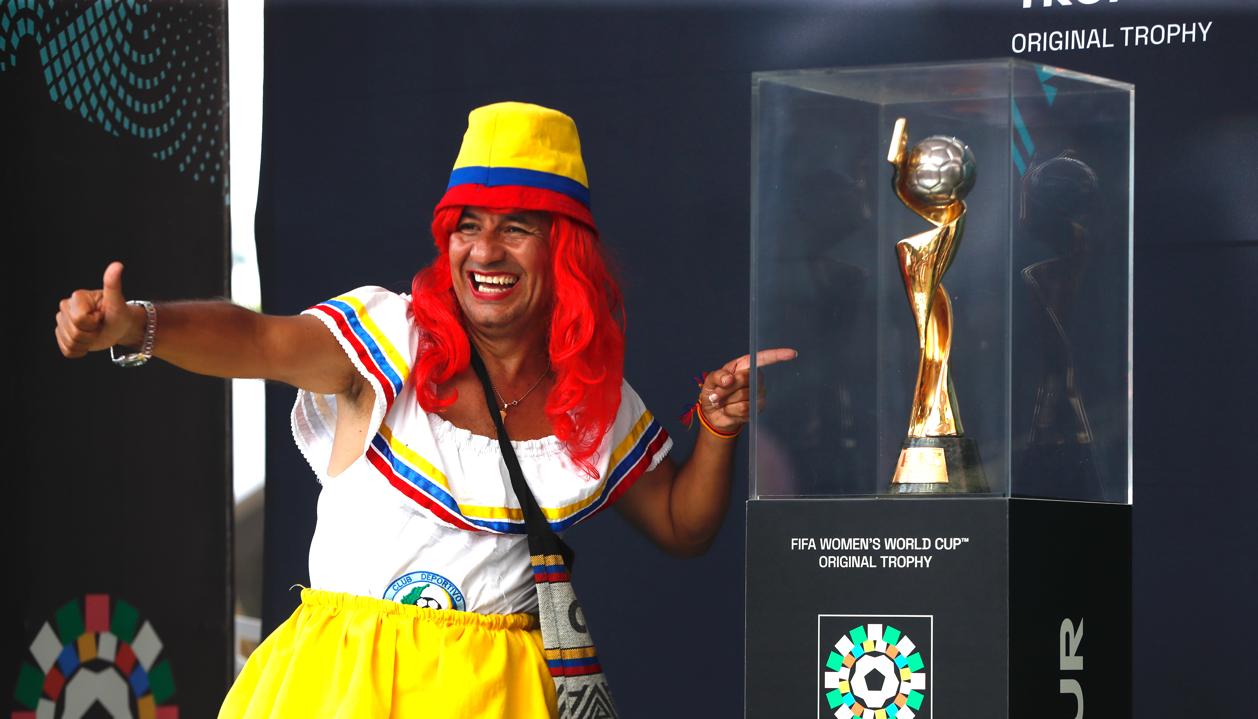 El trofeo recorrerá los 32 países clasificados al Mundial.