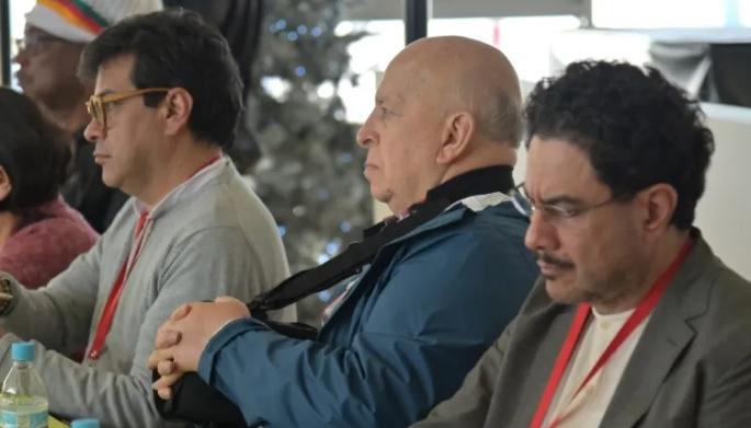  Danilo Rueda, Otti Patiño e Iván Cepeda, negociadores del Gobierno colombiano, en una imagen de archivo en Caracas