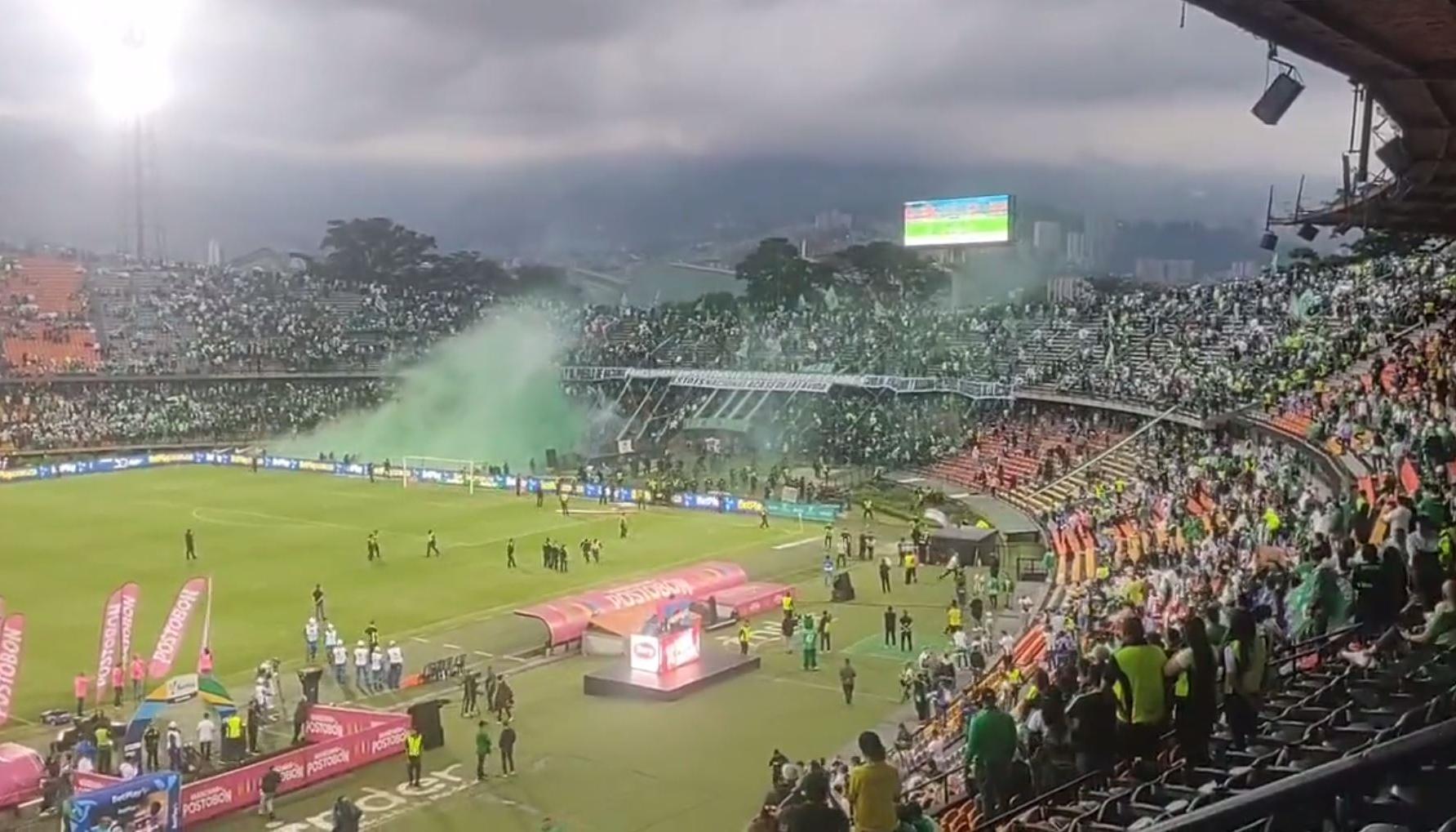 Los hechos violentos impidieron que se jugara el partido Nacional-América.