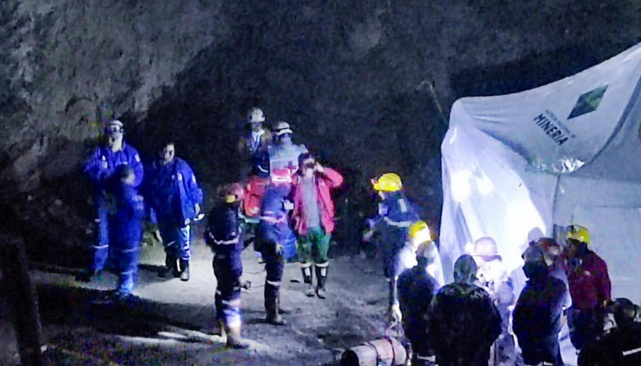 Operativos de búsqueda de los mineros atrapados.