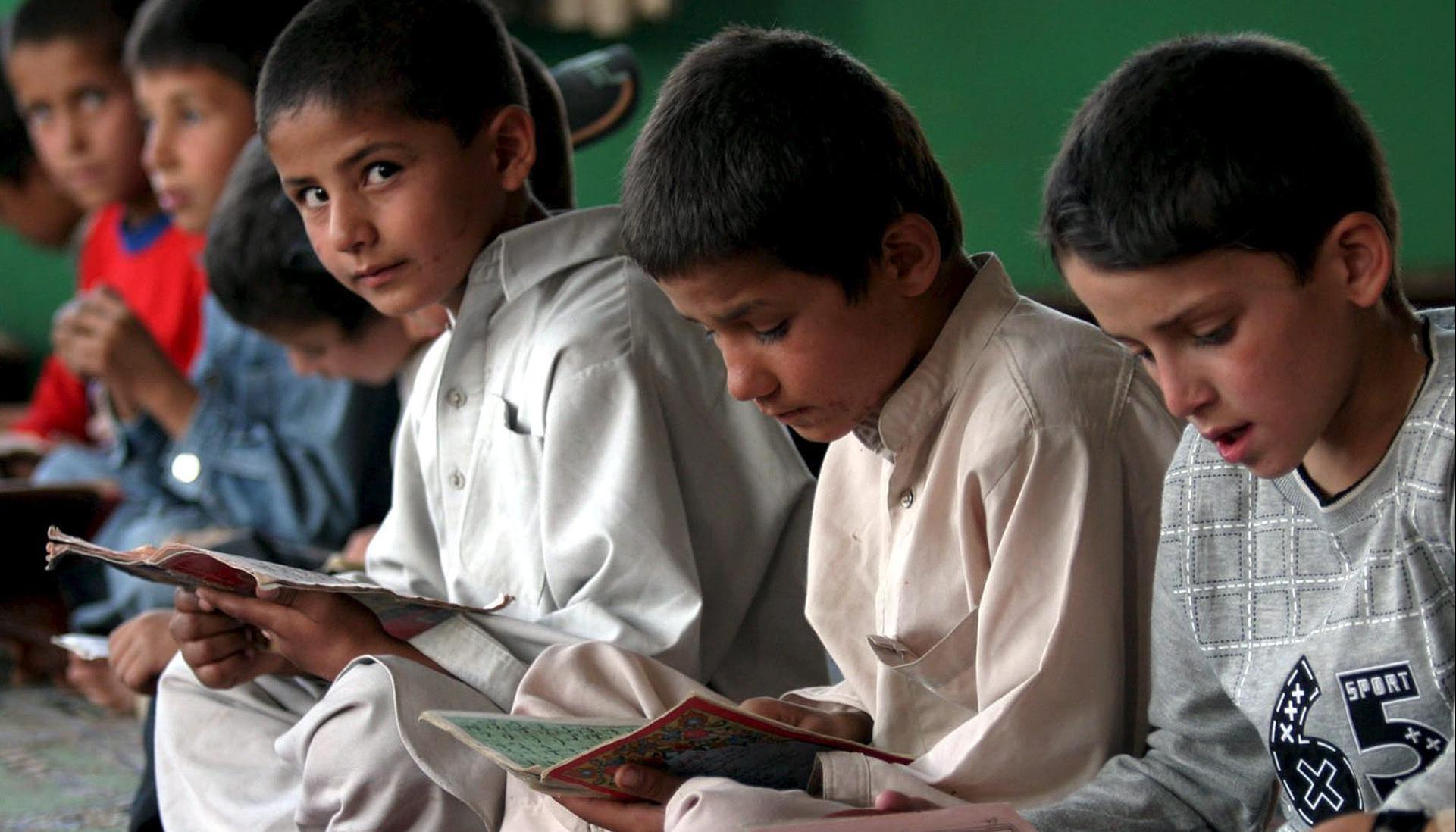 Estudiantes afganos