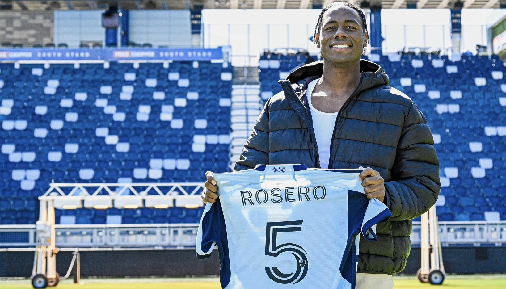 Dany Rosero con la camiseta de su nuevo equipo. 