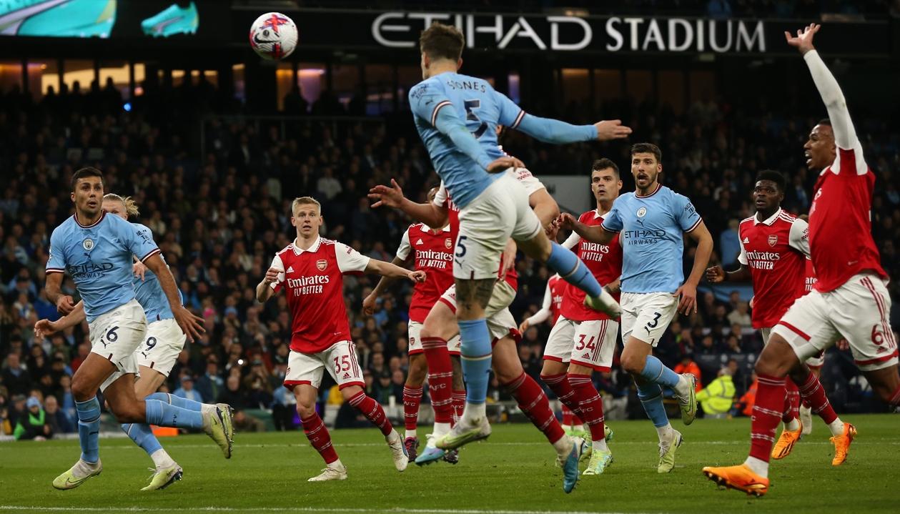 John Stones, con este cabezazo, marcó el segundo gol del City. 