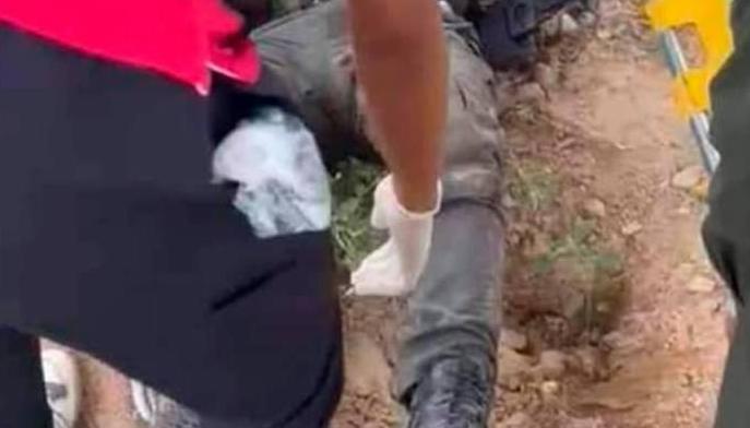 Uno de los policias heridos