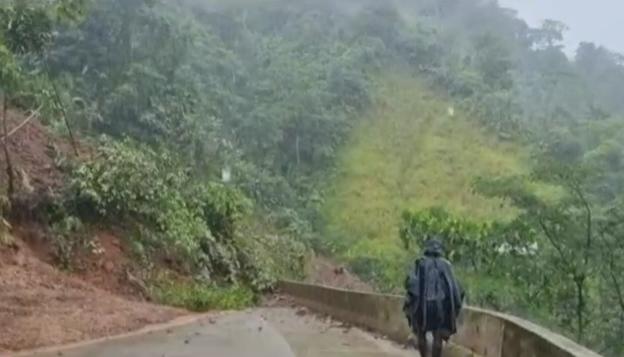 El paso por la vía Medellín-Quibdó está interrumpido