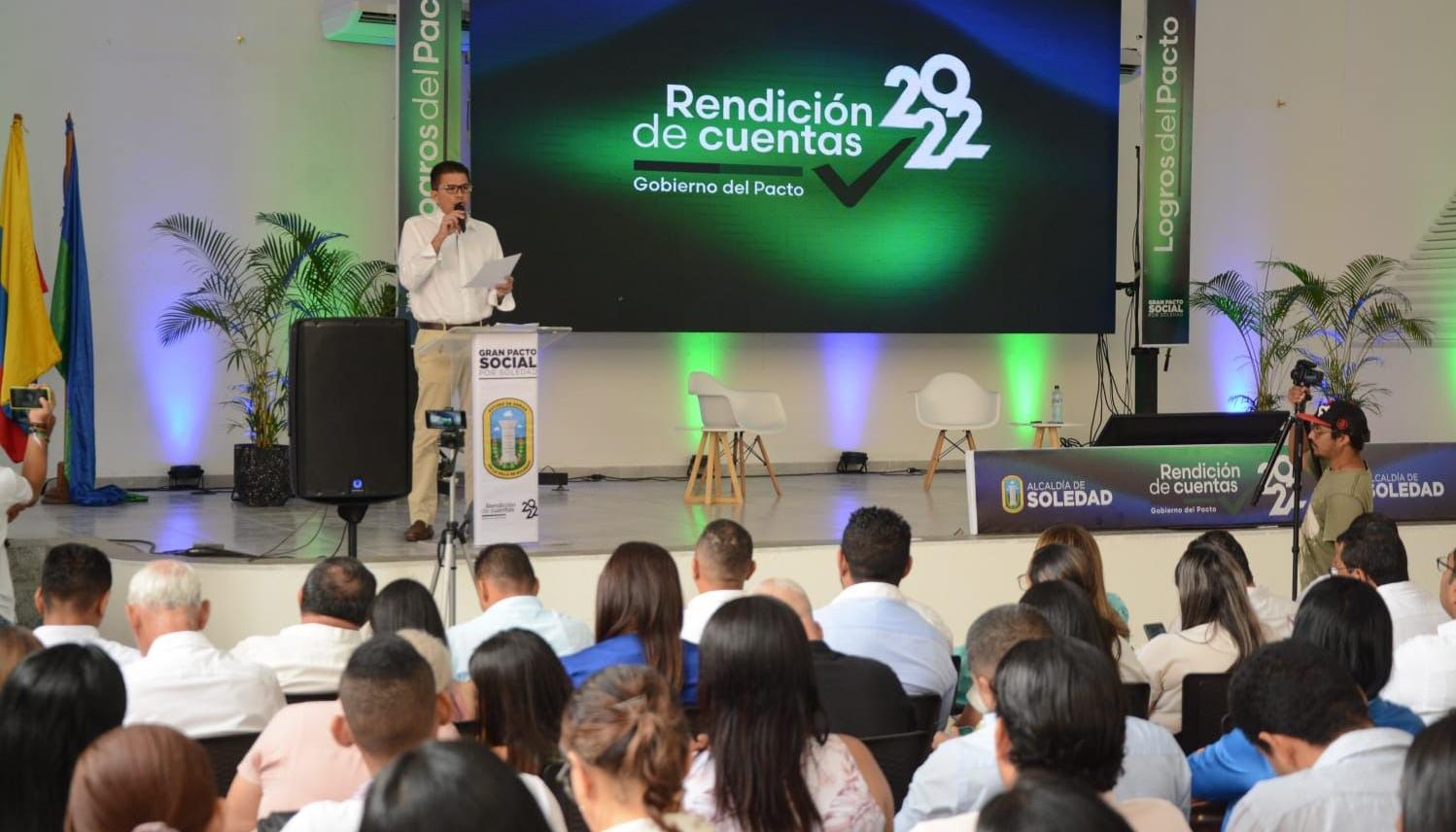El alcalde Rodolfo Ucrós en la rendición de cuentas. 