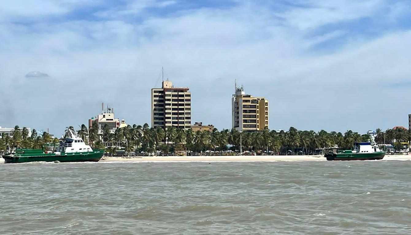 Las dos embarcaciones emplayadas.