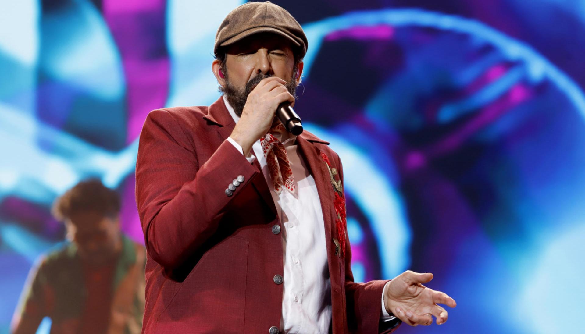 El cantante dominicano Juan Luis Guerra en concierto en el Coliseo José Miguel Agrelot, en San Juan, Puerto Rico. 