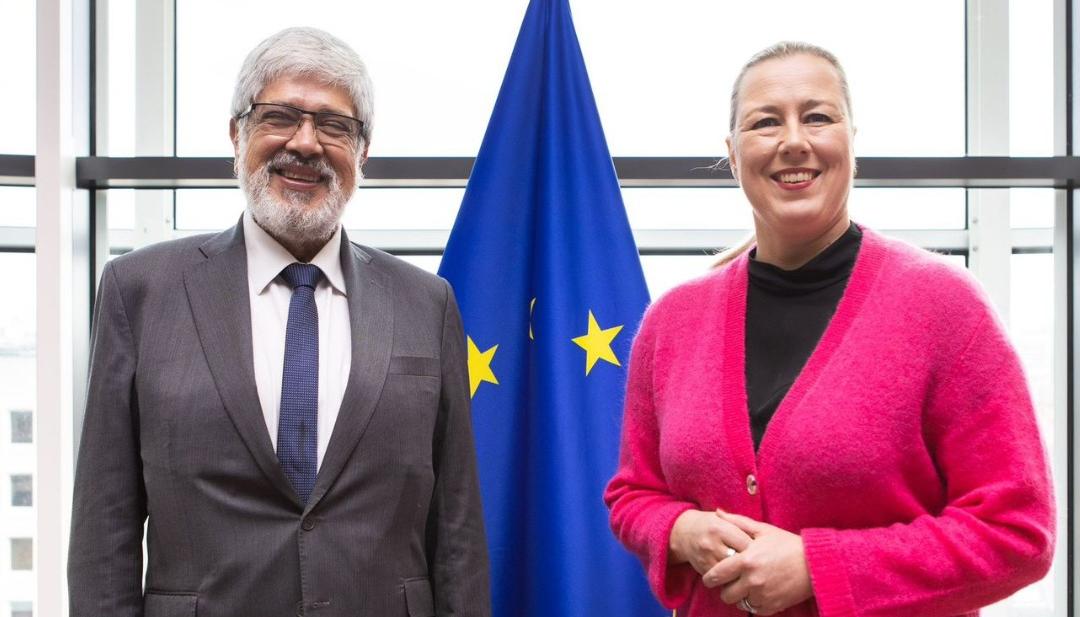 El ministro de Comercio, Industria y Turismo, Germán Umaña, con la comisaria europea Jutta Urpilainen.