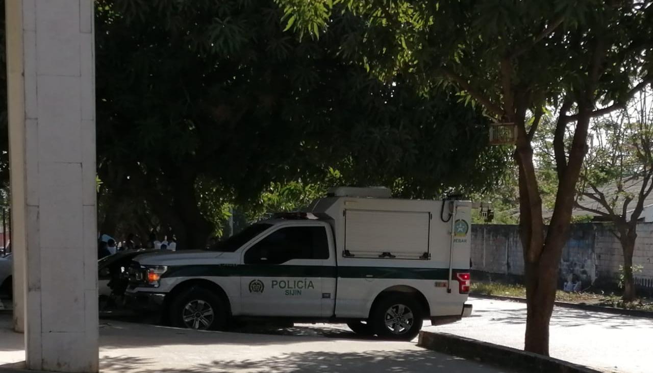 El cuerpo del hombre asesinado fue llevado a Medicina Legal. 