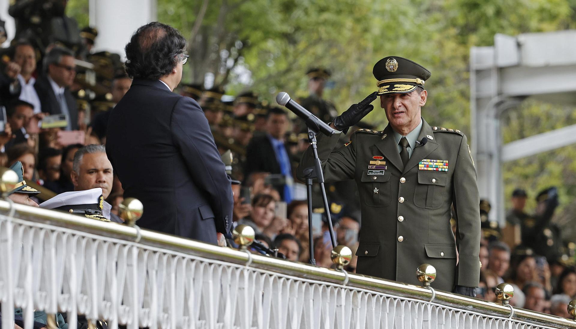 El Presidente Gustavo Petro posesionó al Mayor General William René Salamanca como nuevo director de la Policía Nacional