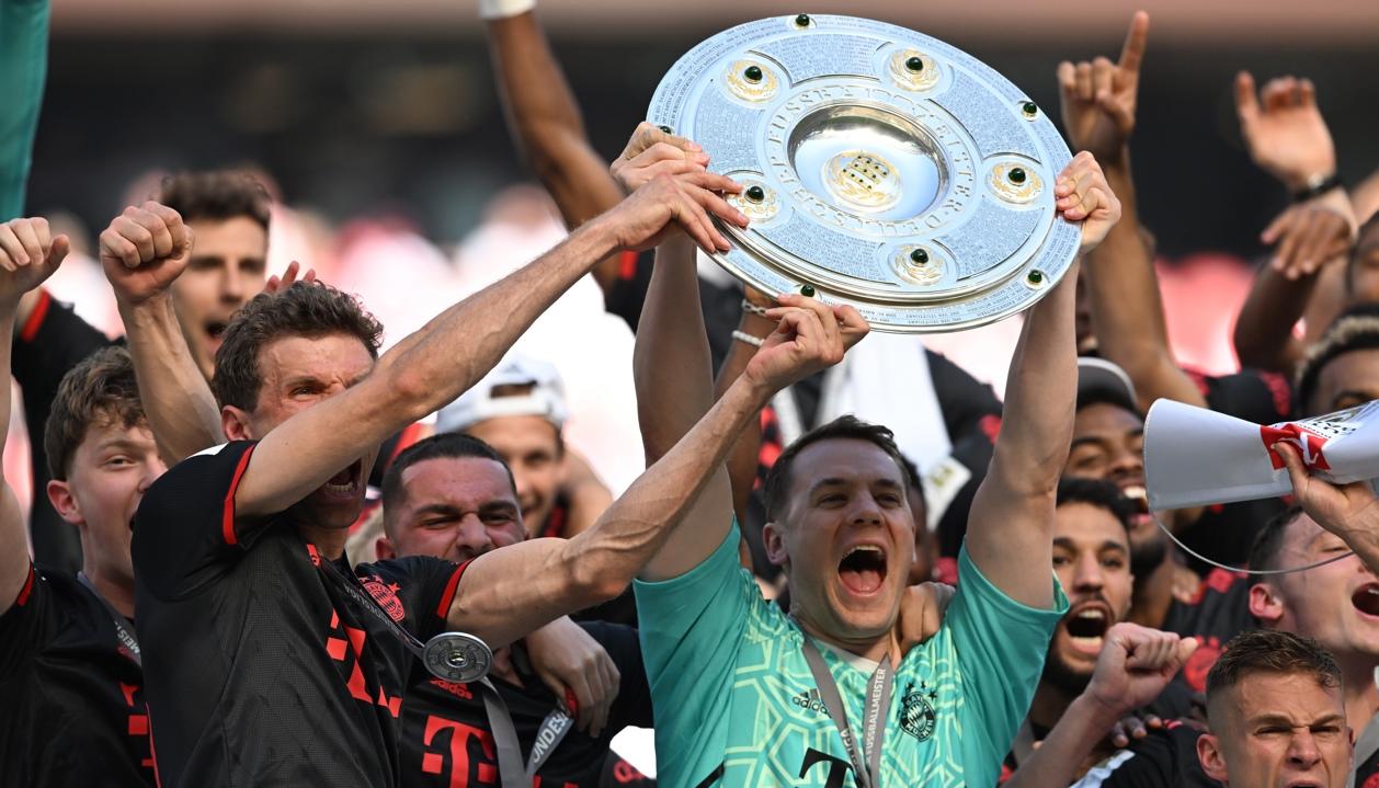 Los jugadores del Bayern Múnich celebran el título de la Bundesliga.