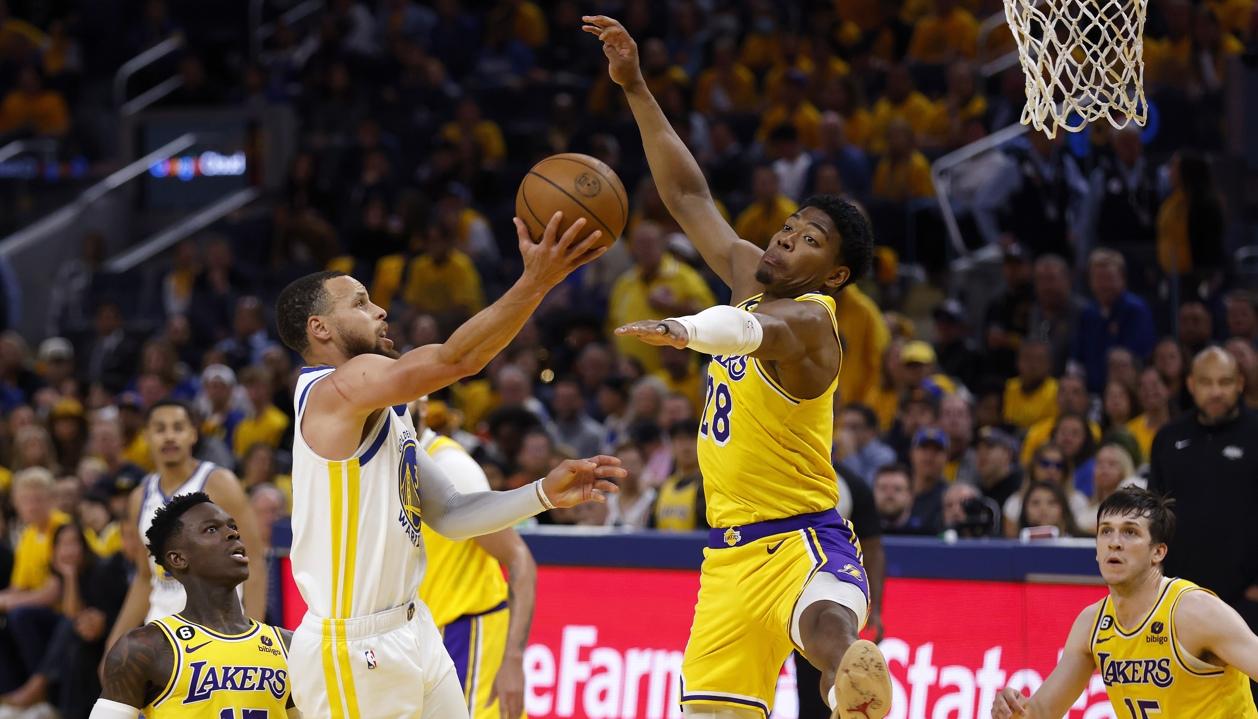 Stephen Curry fue pieza clave para la victoria de los Warriors. 