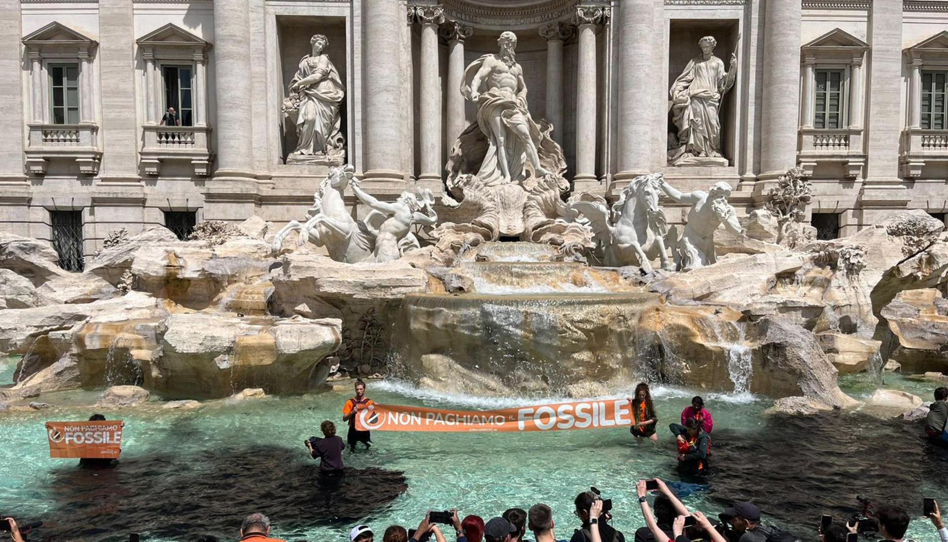 Gobierno italiano ha aprobado un proyecto de ley que castigará a autores de actos vandálicos.