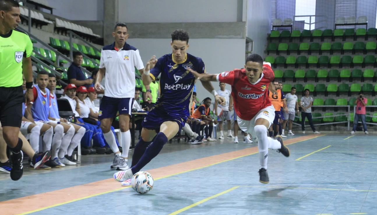 Acción del partido anterior entre Barranquilleros y Barranquilla FC.