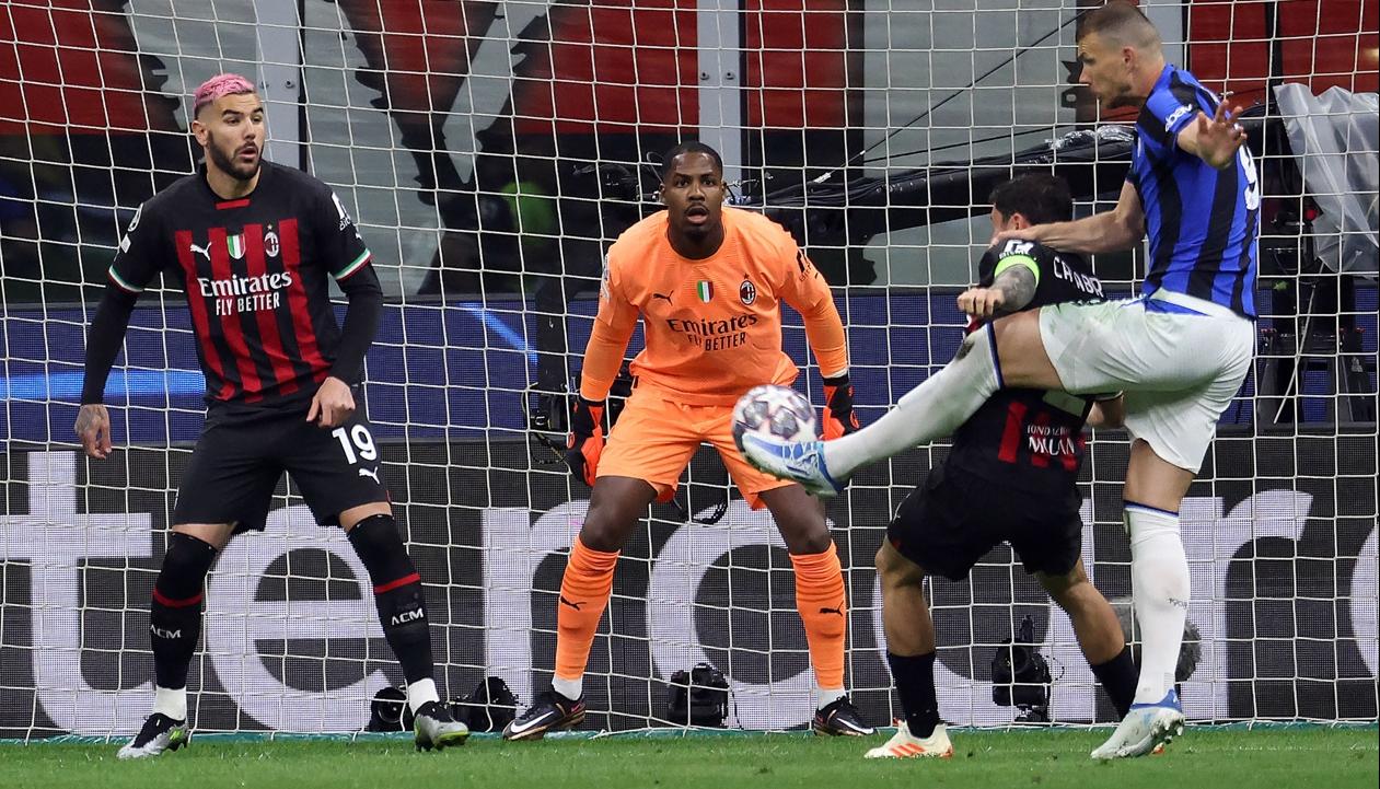 El bosnio Edin Dzeko marcó el primer gol del Inter, en el minuto 8. 