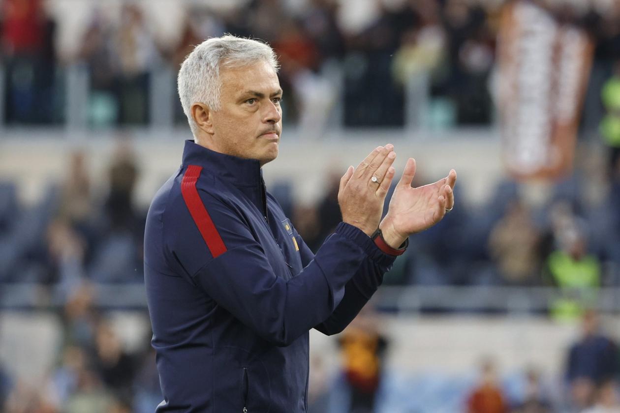 José Mourinho, entrenador de la Roma de Italia.
