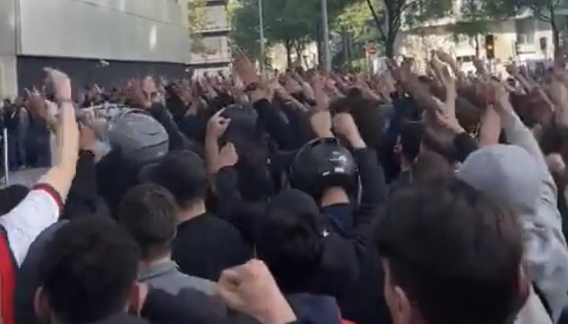 Los hinchas del PSG manifestaron su inconformismo con Lionel Messi. 