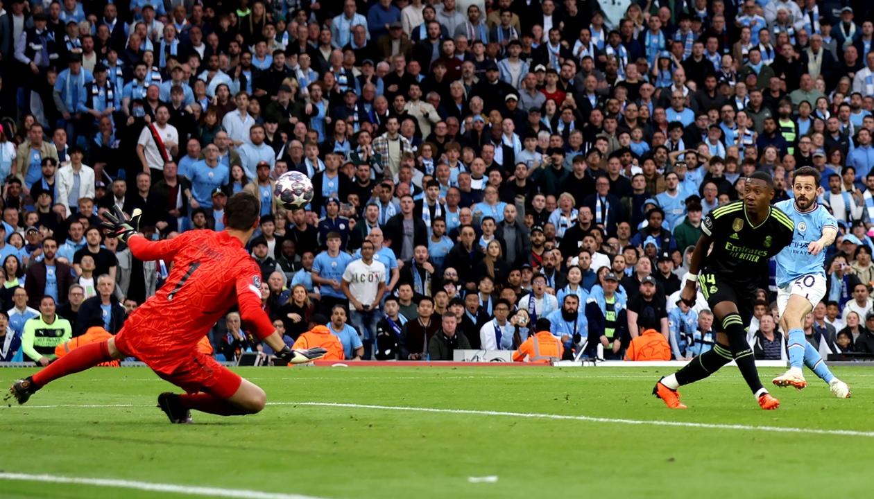 Acción en la que Bernardo Silva abrió el marcador para el Manchester City.