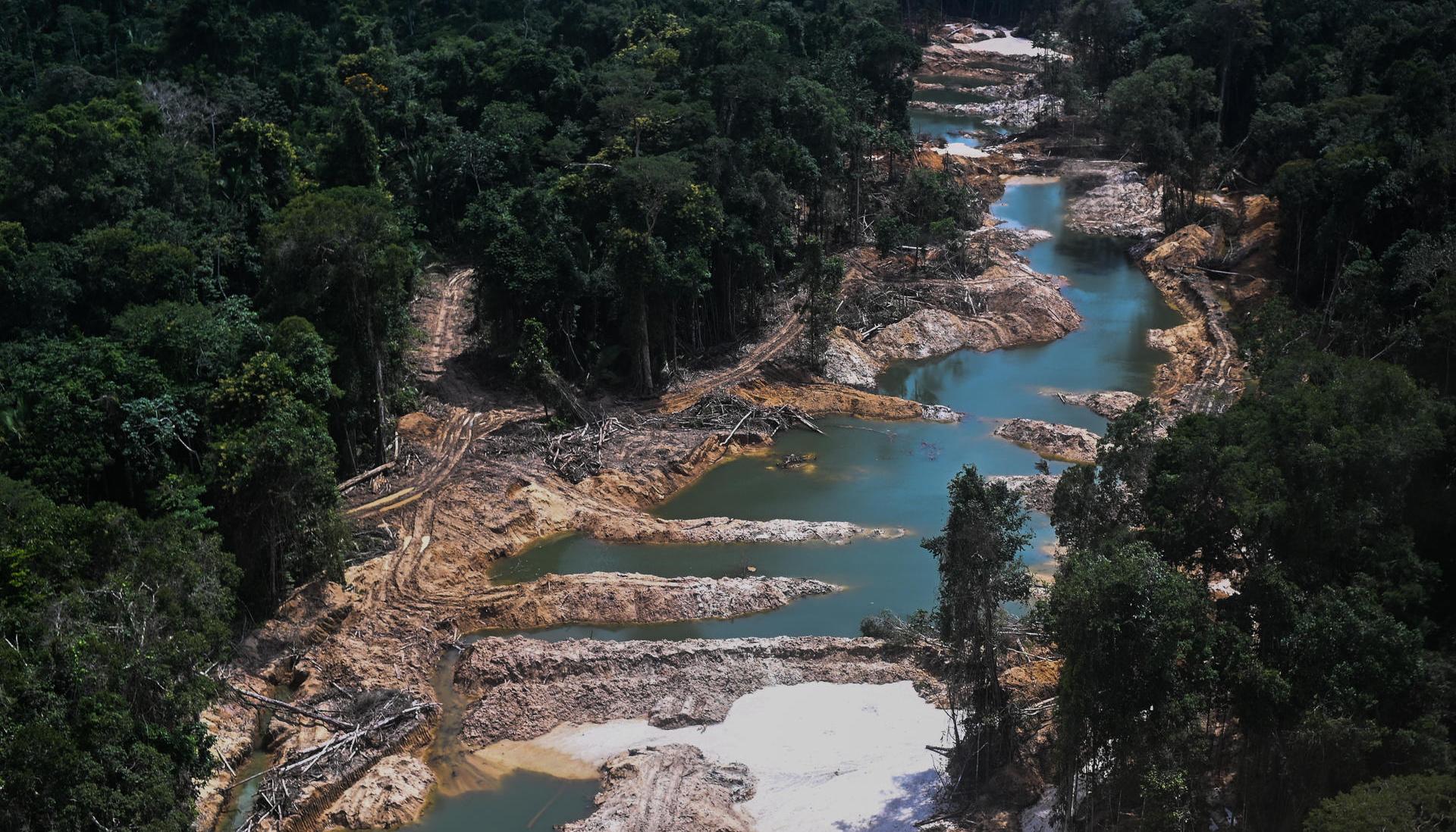 Minería ilegal en la Amazonía brasileña.