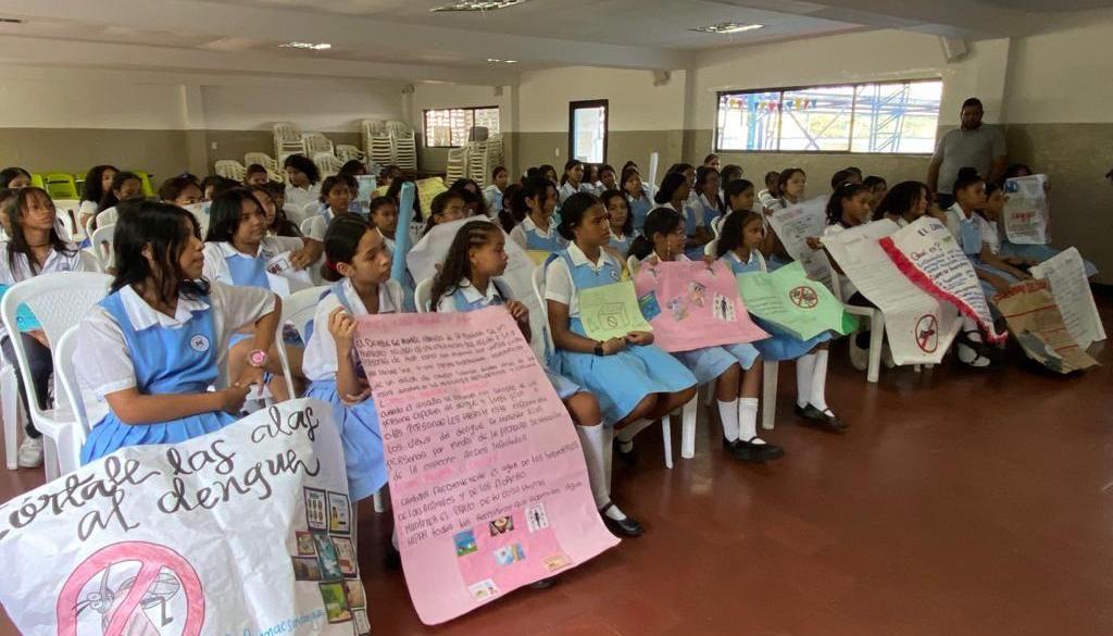 Capacitación de prevención contra el dengue.