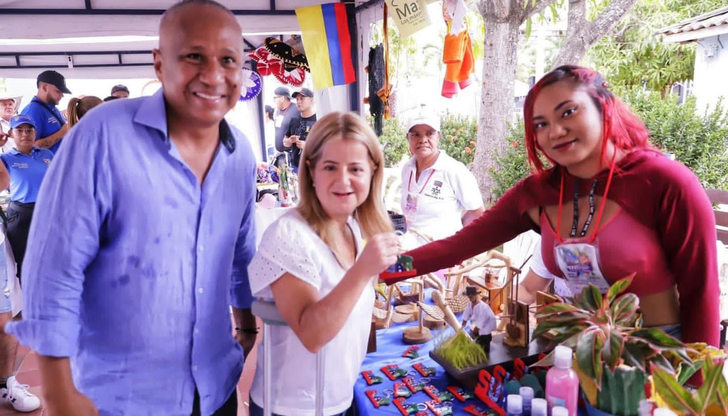Gobernadora Elsa Noguera junto a Danilo Cabarcas, Alcalde de Suan.