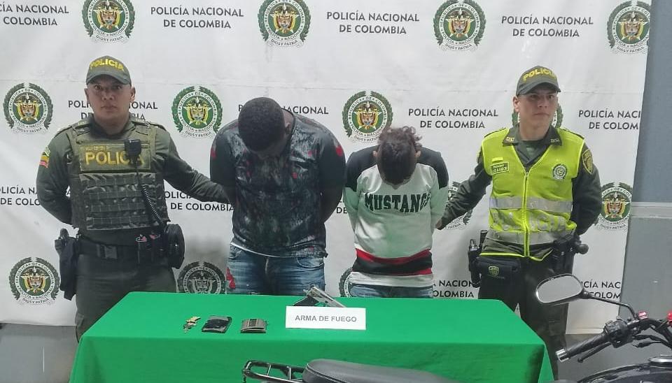 John Hamilton Pili y Devinson Echeverría presuntos ladrones.