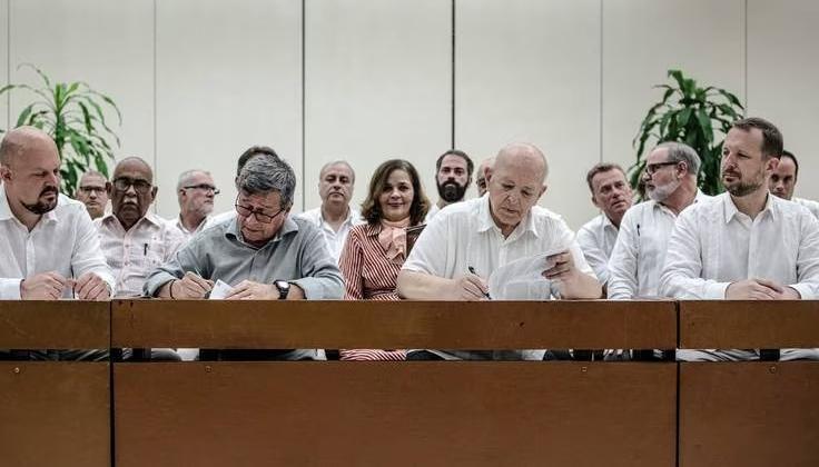 Mesa de diálogo con el ELN en La Habana.